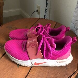 Nike renew hot pink sneaker shoes women 9